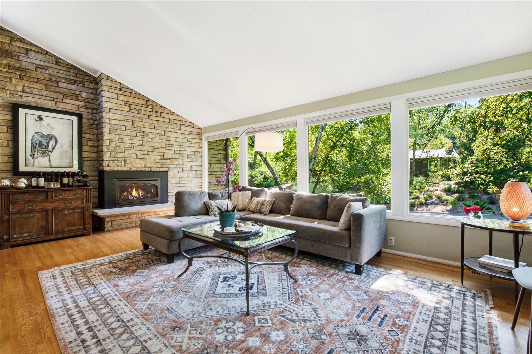 Vaulted ceiling in the living room