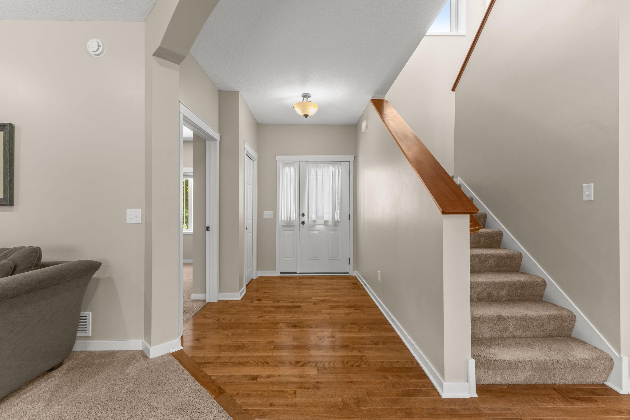 Vivid Spaces_1439 5th St SW, _05.JPG