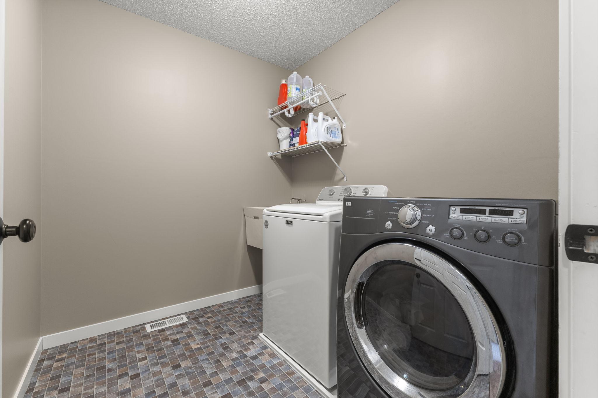 Vivid Spaces_1439 5th St SW, _45.JPG