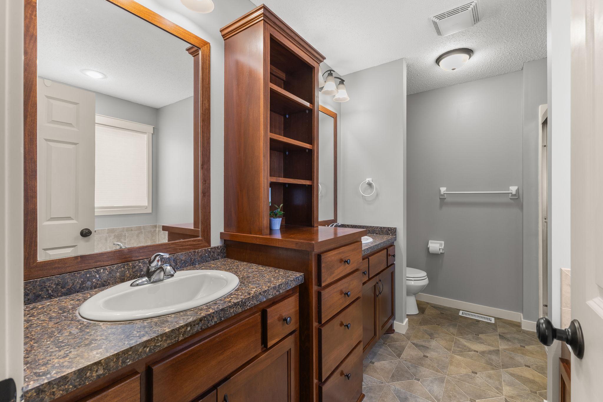 Vivid Spaces_1439 5th St SW, _39.JPG