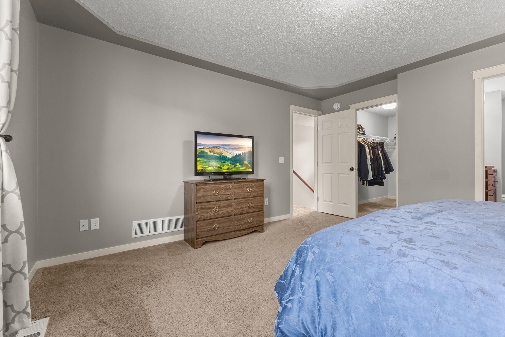 Vivid Spaces_1439 5th St SW, _37.JPG