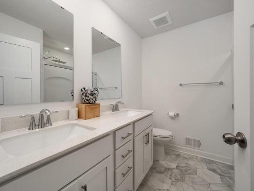 Double Sink, Quartz Countertops