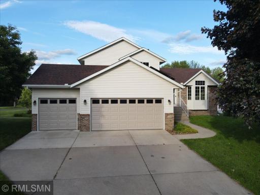 5334 89th Crescent Circle N, Minneapolis, MN 55443