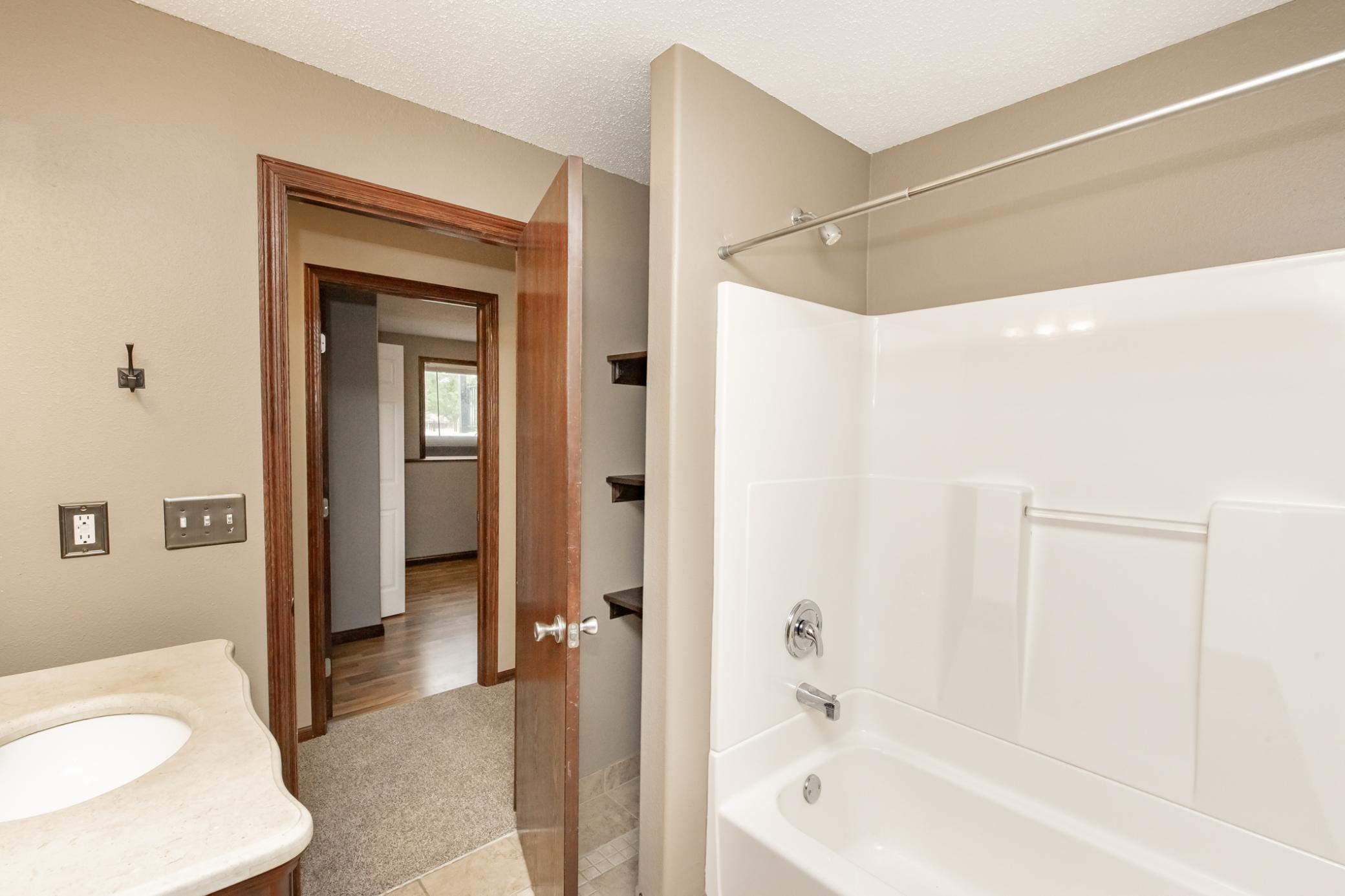 Bathroom 2 - Full