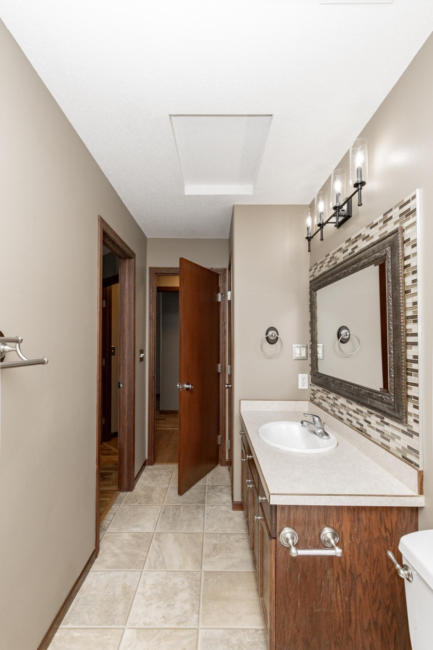 Primary Bath - Full - Hollywood