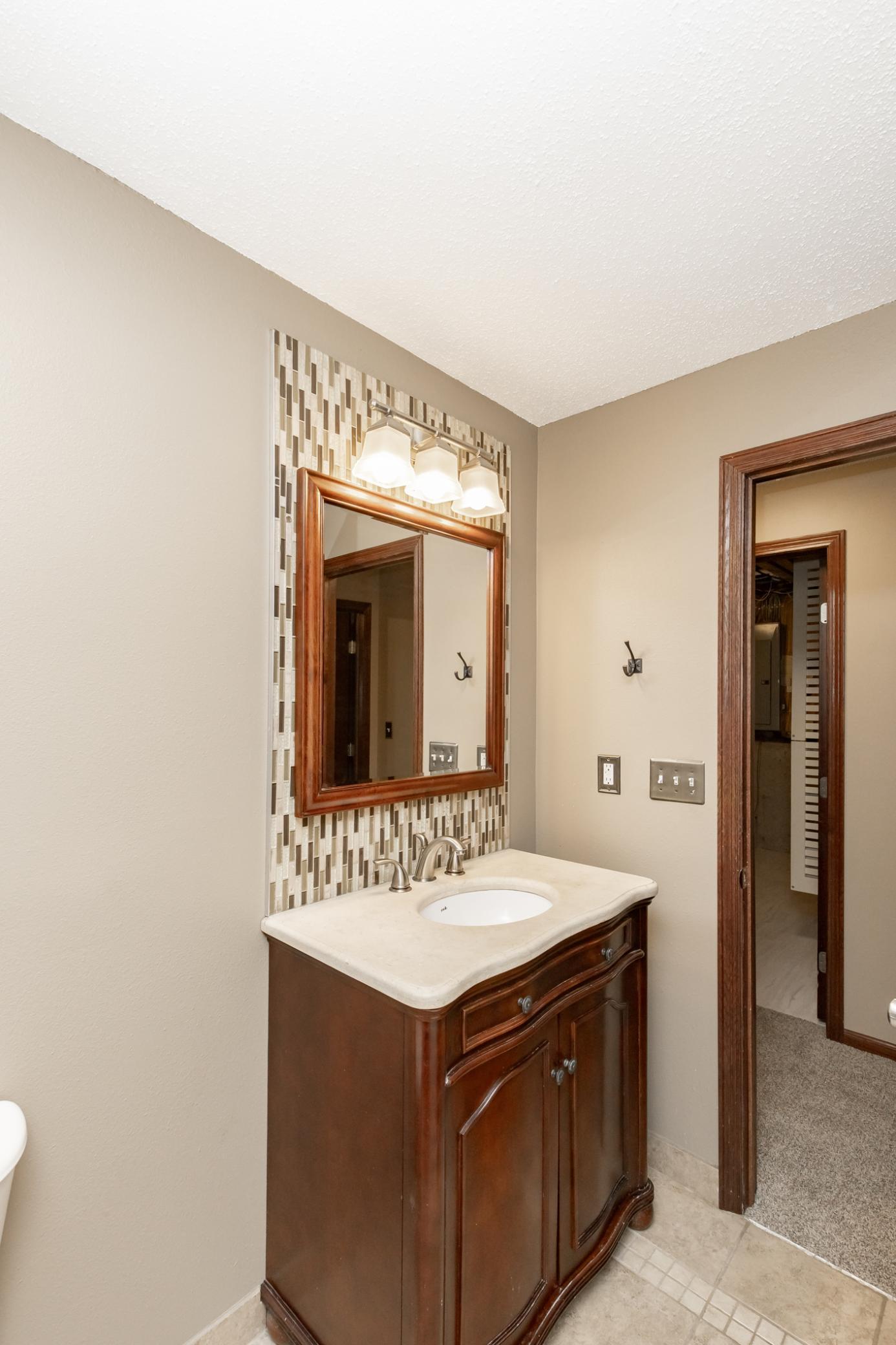 Bathroom 2 - Full