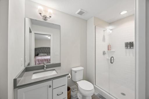 56-web-or-mls-7060 61st St S-387.jpg