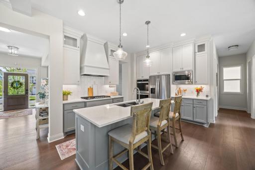 26-web-or-mls-7060 61st St S-237.jpg