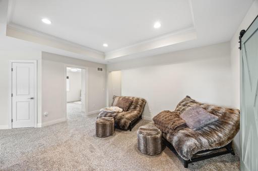 52-web-or-mls-7060 61st St S-367.jpg