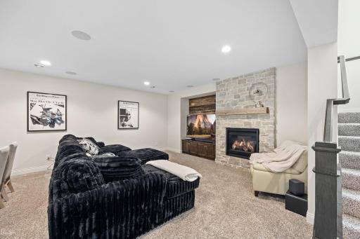 74-web-or-mls-7060 61st St S-92.jpg