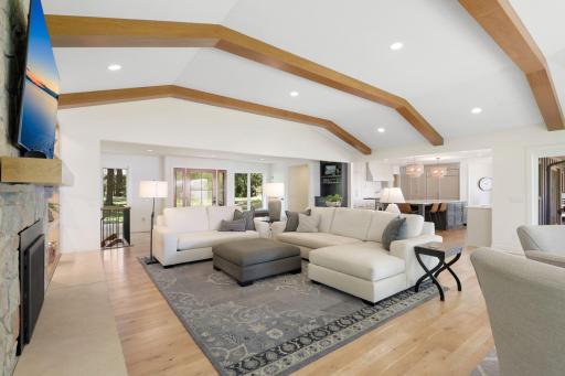 22 Evergreen Road, North Oaks, MN 55127