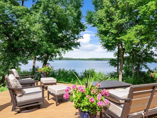 22 Evergreen Road, North Oaks, MN 55127