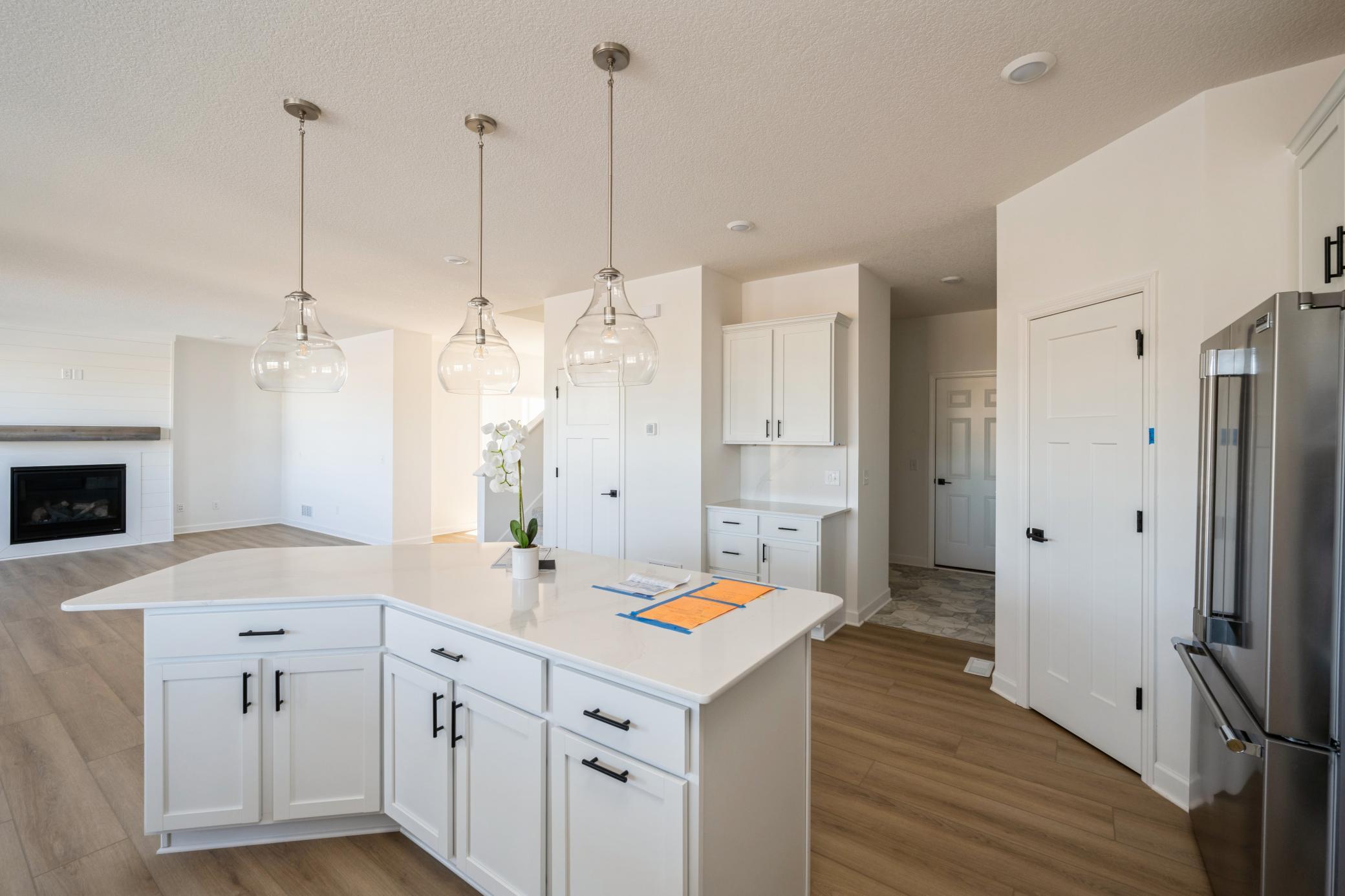 (Photo of a similar home, actual finishes may vary)