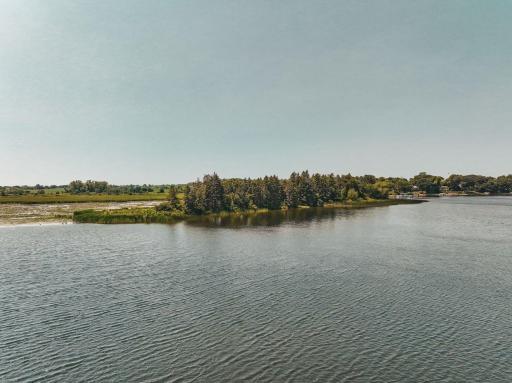 9685 Lakewood Circle, Chaska, MN 55318