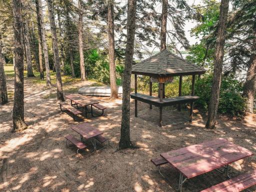 9685 Lakewood Circle, Chaska, MN 55318