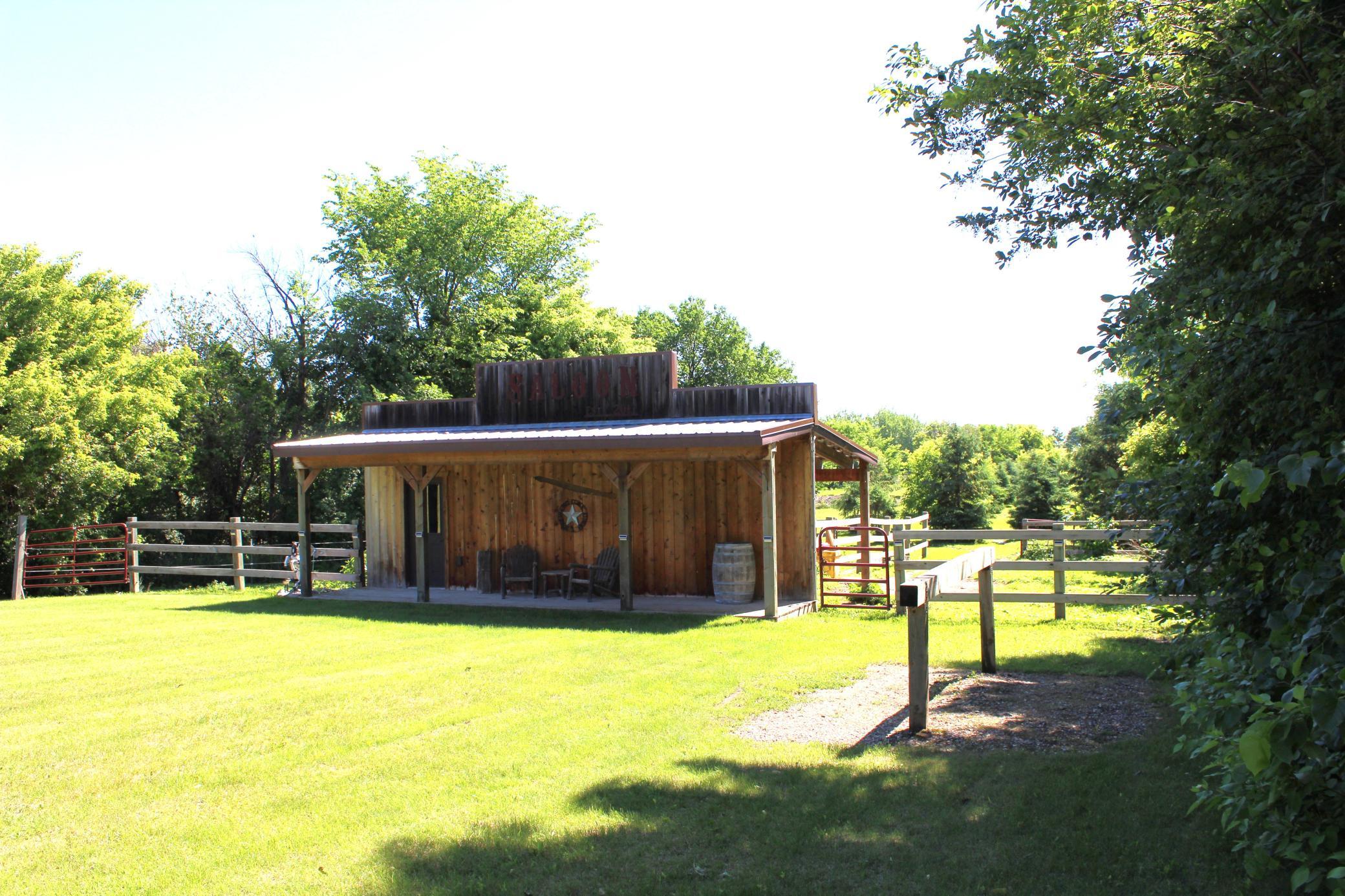 Tack room 8x12 w/hitching post