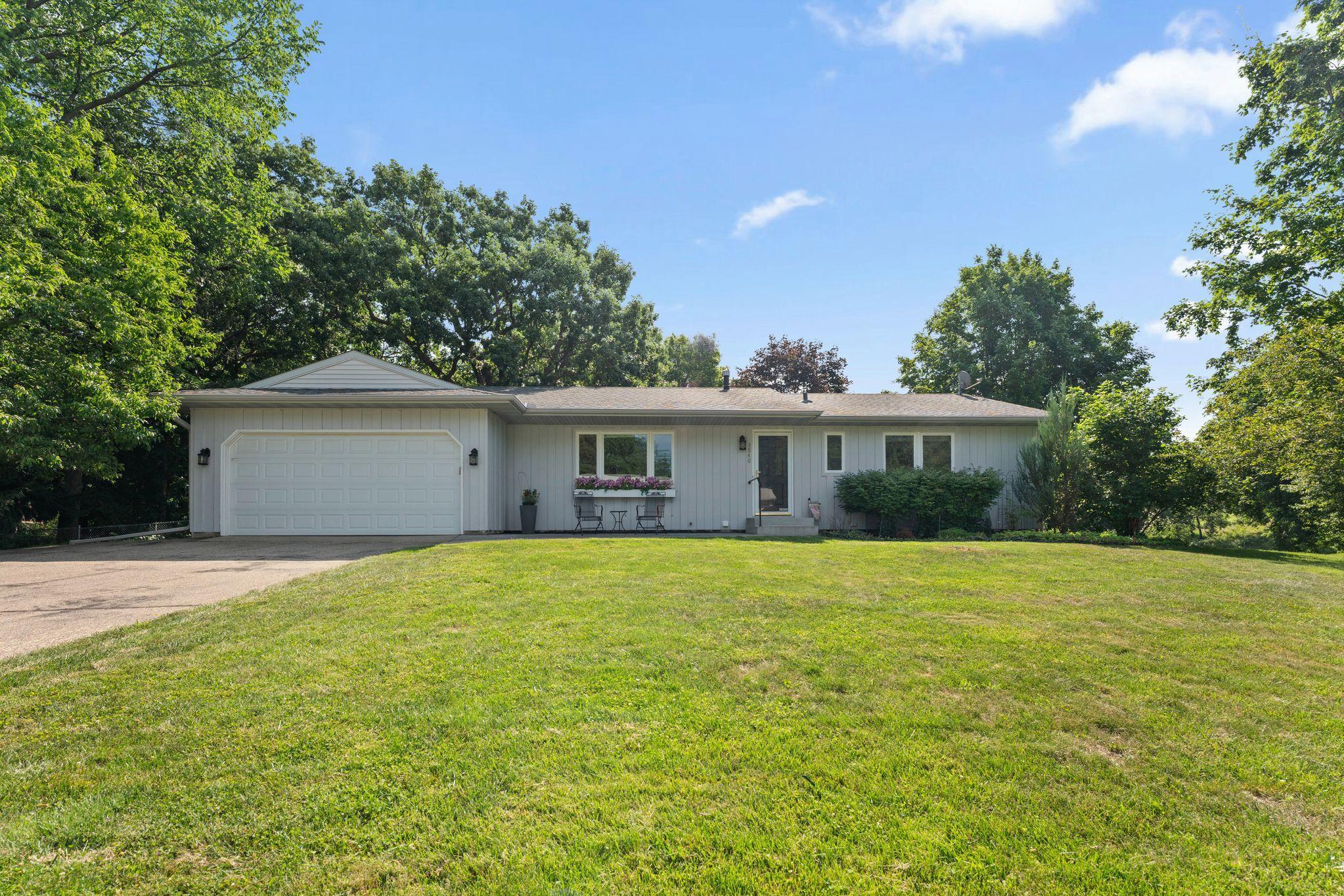 Large corner lot with privacy and a park in the backyard