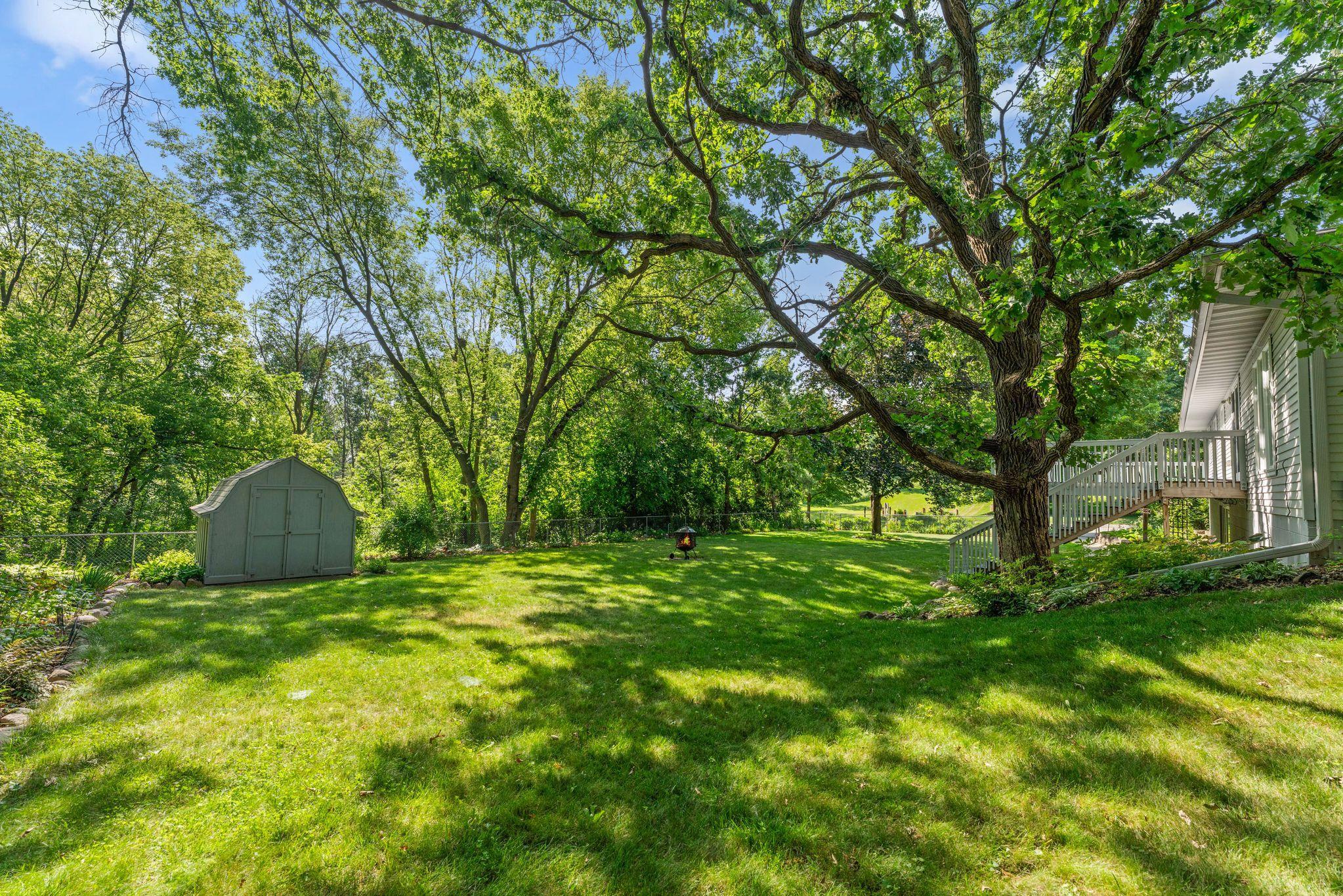 Nice shed and private backyard