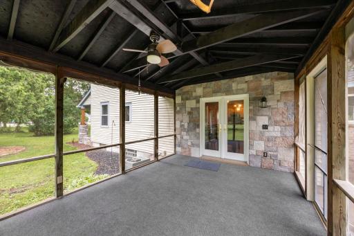 Screen porch