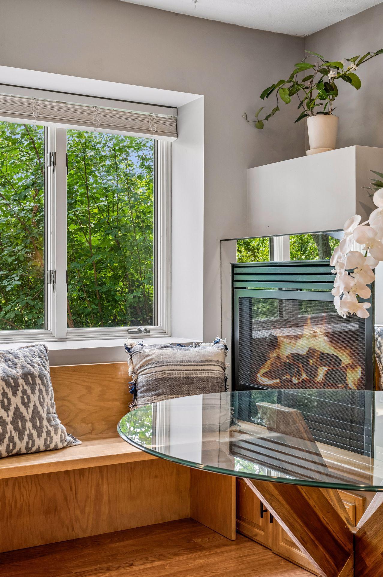 Window Seat in Breakfast Nook_4634 Kingsdale Drive