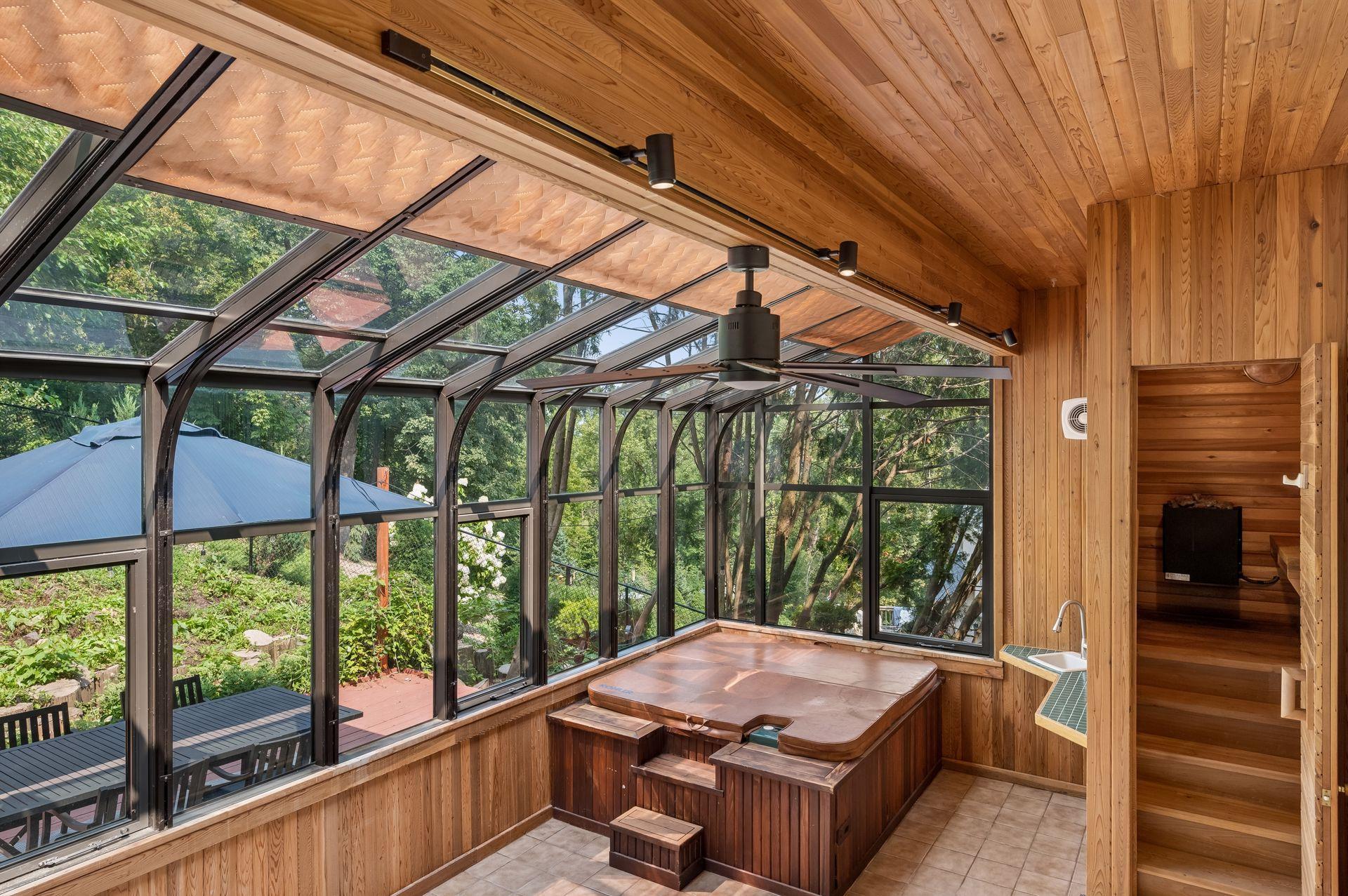 Solarium_4634 Kingsdale Drive