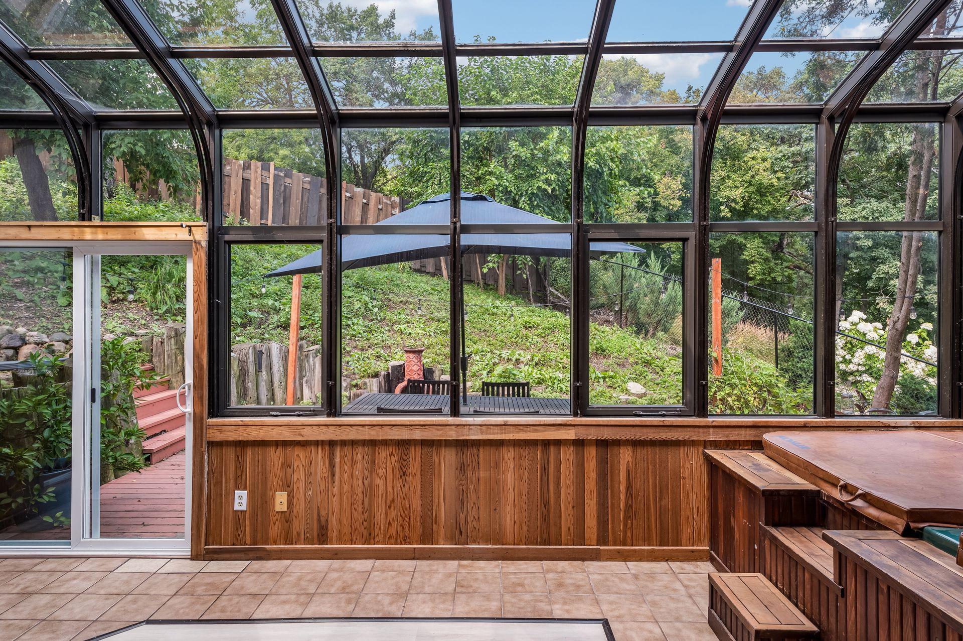 Solarium_4634 Kingsdale Drive