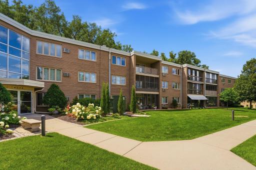 4370 Brookside Court, 302, Minneapolis, MN 55436