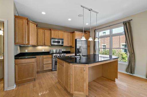 30-web-or-mls-340 Spring St, Saint Paul, MN_0038.jpg