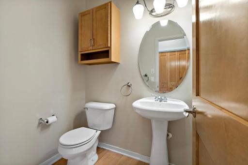 46-web-or-mls-340 Spring St, Saint Paul, MN_0035.jpg