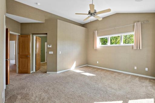 49-web-or-mls-340 Spring St, Saint Paul, MN_0051.jpg