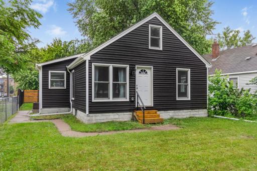 NEW Windows, A/C, sewer line, roof and siding on house, privacy fence on Park Street, and a bathroom update you want to see! UPDATES galore in this adorable St Paul home! 35 E, Hwy 36 and numerous parks just minutes away!