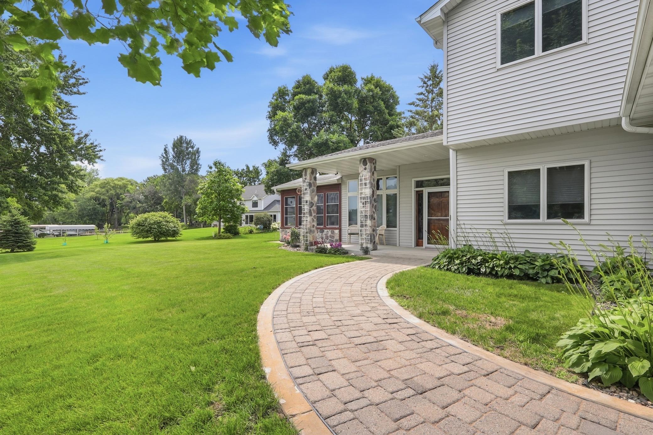 14513_Glendale_Avenue_Southeast_Prior_Lake_001.jpg