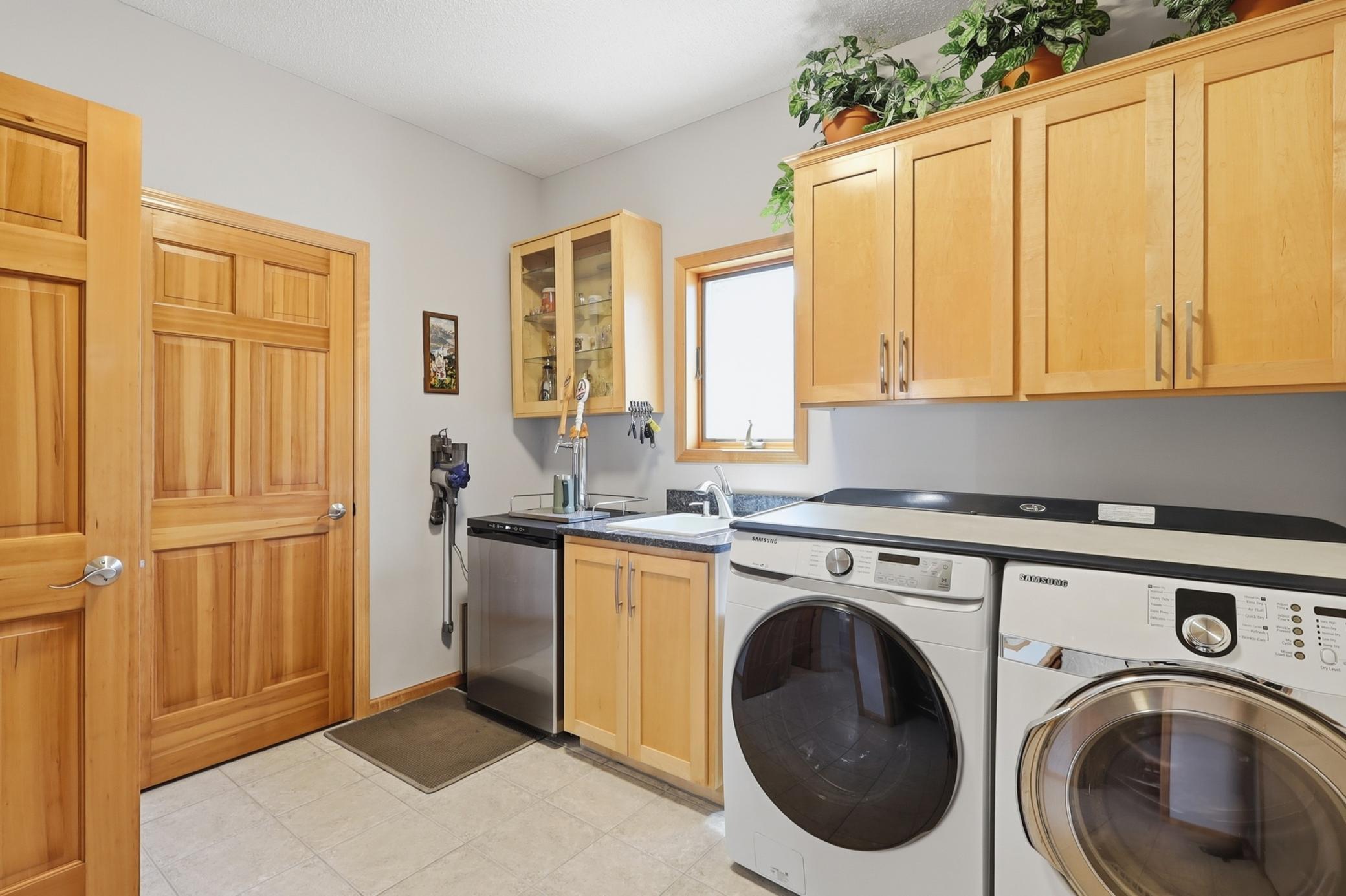 main floor mud room / laundry