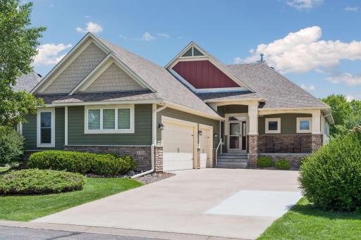 Welcome to this exceptional detached villa in the highly desirable Emerald Bay community.