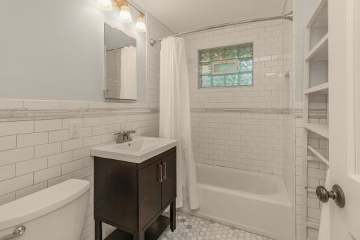 1004 Sheridan Avenue N, Minneapolis, MN 55411