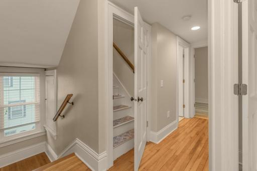 1004 Sheridan Avenue N, Minneapolis, MN 55411