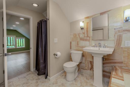 1004 Sheridan Avenue N, Minneapolis, MN 55411