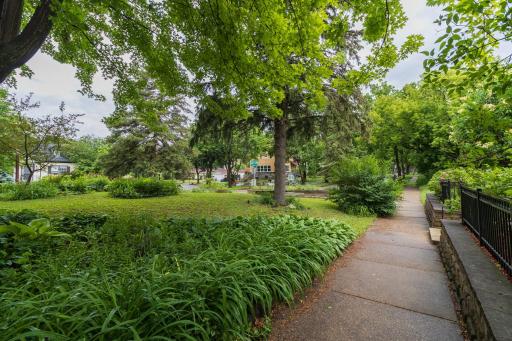 1004 Sheridan Avenue N, Minneapolis, MN 55411