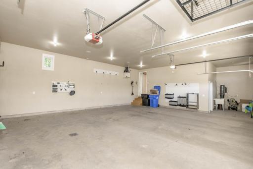 2791 Samuel Drive S, Fargo, ND 58104