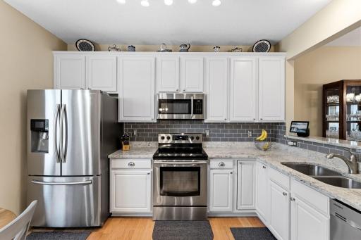 6738 158th Street W, Apple Valley, MN 55124