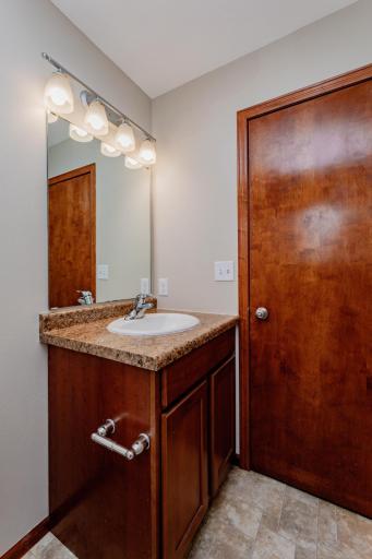 4276 Estate Drive S, Fargo, ND 58104