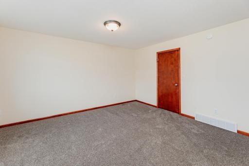 4276 Estate Drive S, Fargo, ND 58104