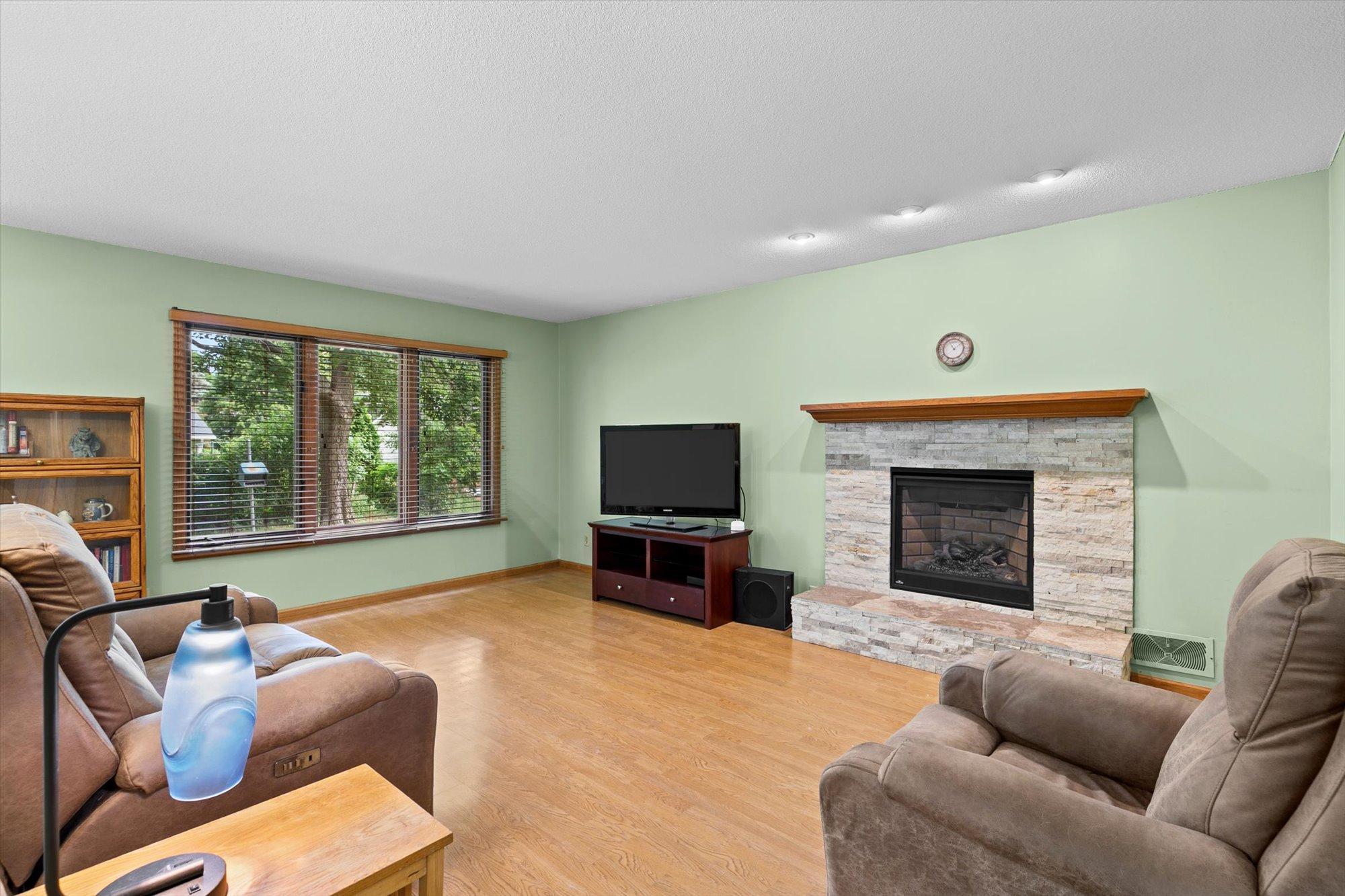 Spacious living room with gas fireplace