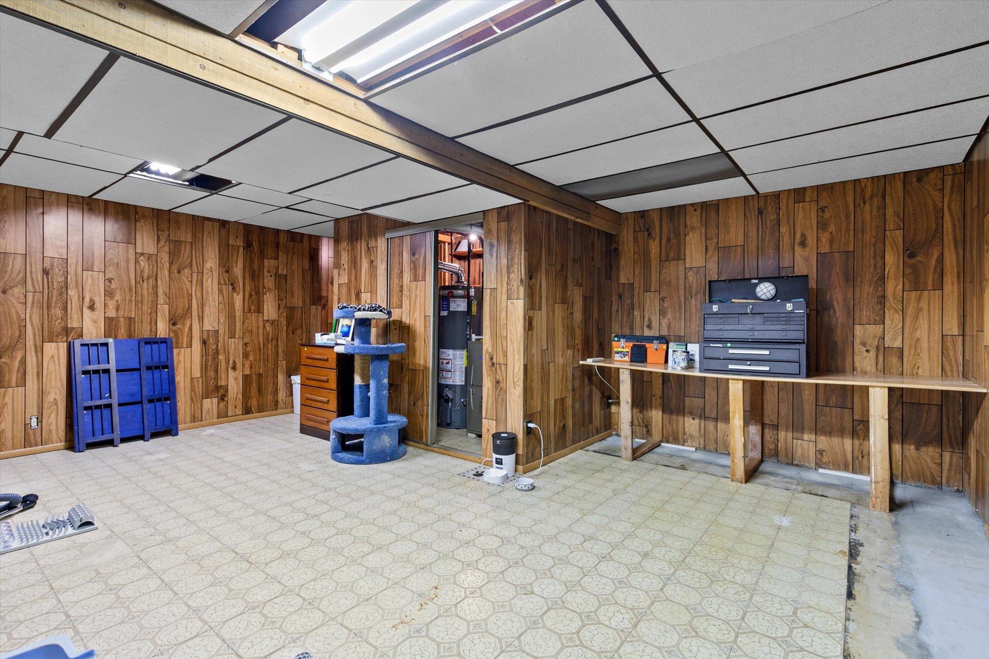 Workshop/storage room
