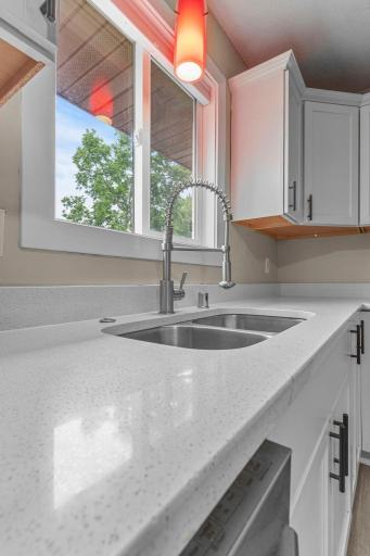 20-web-or-mls-6835 N Colfax Ave-174.jpg