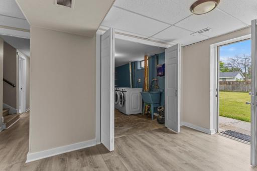 32-web-or-mls-6835 N Colfax Ave-110.jpg