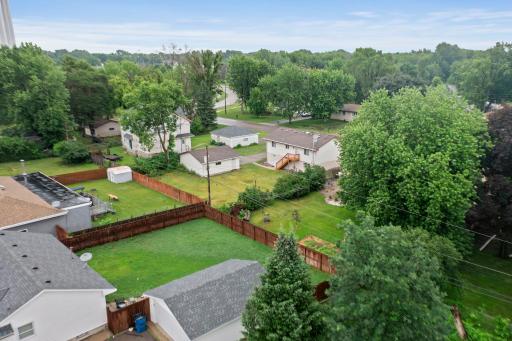 52-web-or-mls-6835 N Colfax Ave-292.jpg