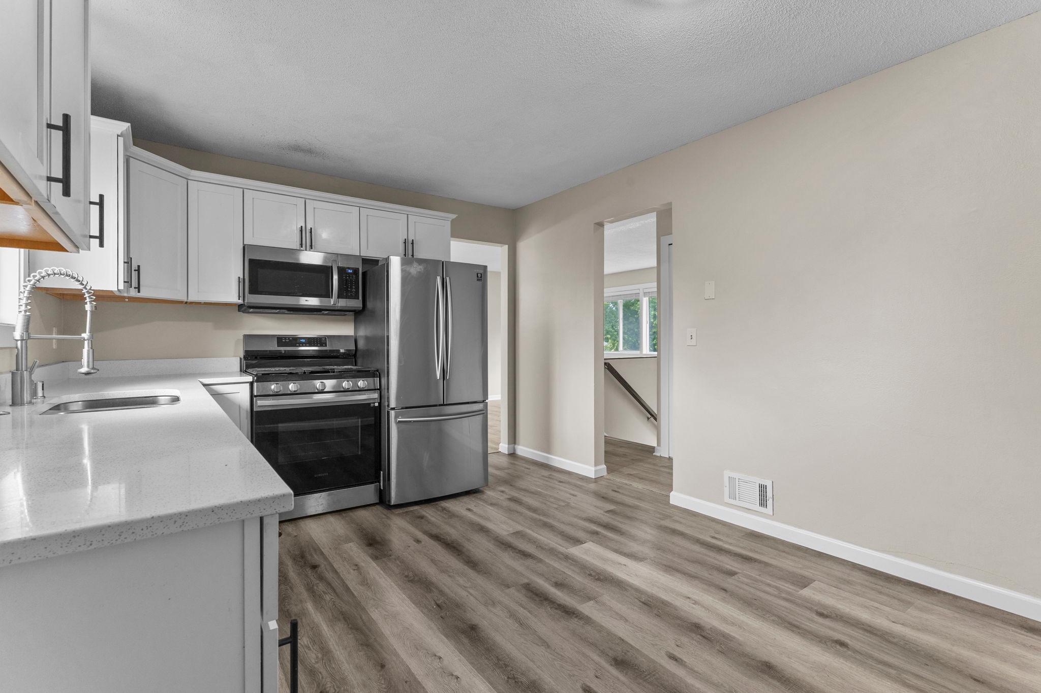 17-web-or-mls-6835 N Colfax Ave-49.jpg