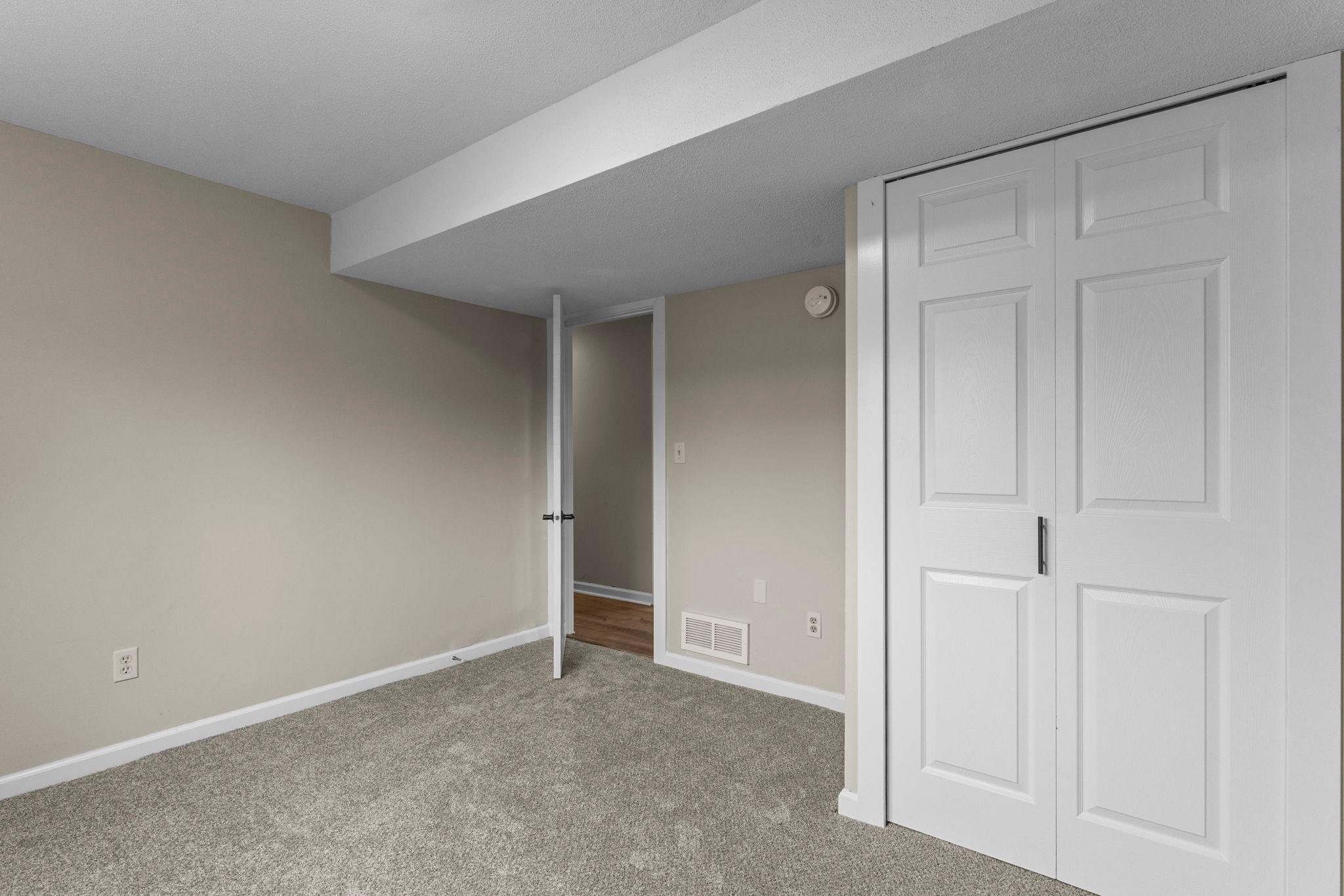40-web-or-mls-6835 N Colfax Ave-150.jpg