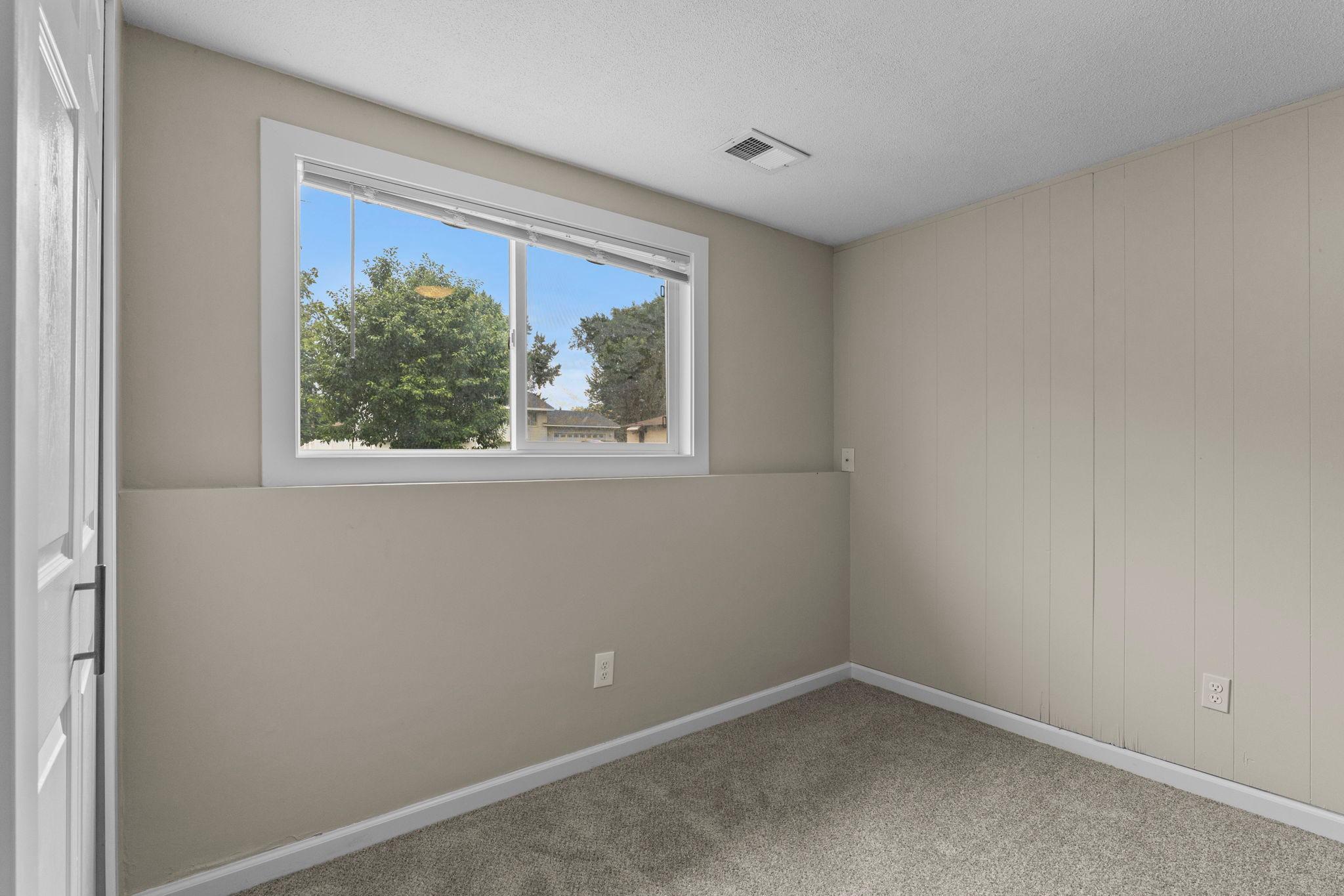 41-web-or-mls-6835 N Colfax Ave-155.jpg